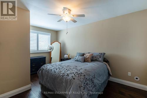 569 Rosseau Road, Hamilton, ON - Indoor Photo Showing Bedroom