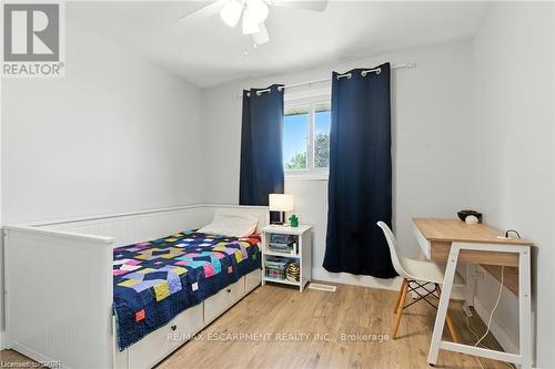 19 Wallace Place, Haldimand, ON - Indoor Photo Showing Bedroom