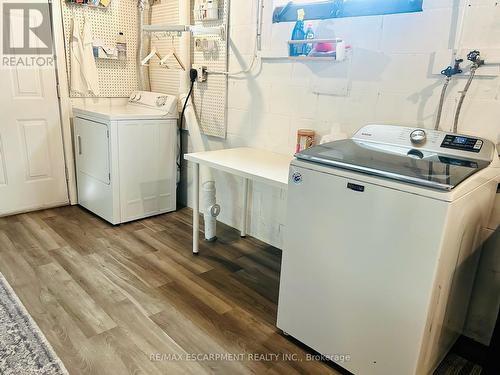 19 Wallace Place, Haldimand, ON - Indoor Photo Showing Laundry Room