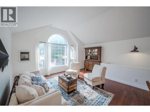 6107 Tavender Court, Summerland, BC - Indoor Photo Showing Living Room