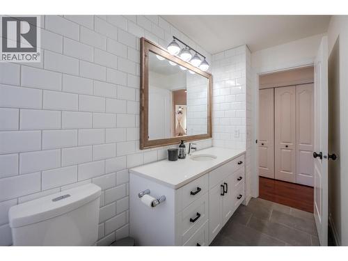 6107 Tavender Court, Summerland, BC - Indoor Photo Showing Bathroom