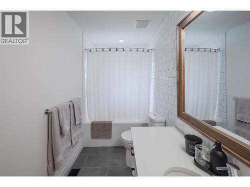 6107 Tavender Court, Summerland, BC - Indoor Photo Showing Bathroom