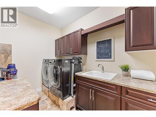 660 Almandine Court, Kelowna, BC - Indoor Photo Showing Laundry Room