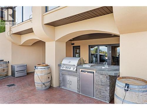 660 Almandine Court, Kelowna, BC -  Photo Showing Laundry Room