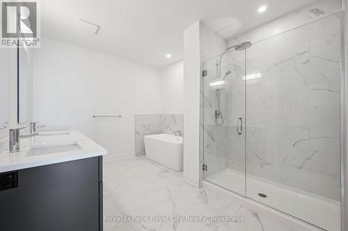 1007 - 71 Wyndham Street S, Guelph (St. Patrick'S Ward), ON - Indoor Photo Showing Bathroom