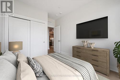 1007 - 71 Wyndham Street S, Guelph (St. Patrick'S Ward), ON - Indoor Photo Showing Bedroom