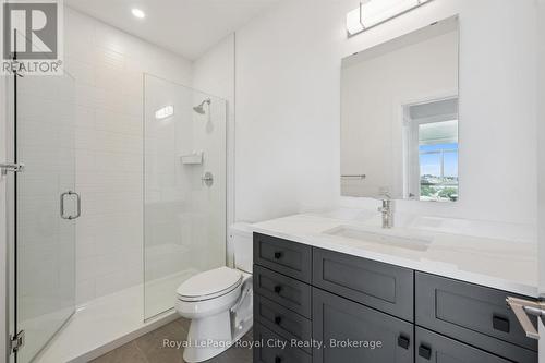 1007 - 71 Wyndham Street S, Guelph (St. Patrick'S Ward), ON - Indoor Photo Showing Bathroom