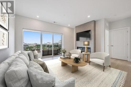 1007 - 71 Wyndham Street S, Guelph (St. Patrick'S Ward), ON - Indoor Photo Showing Living Room