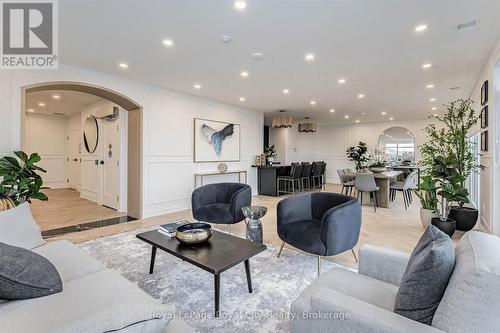 1007 - 71 Wyndham Street S, Guelph (St. Patrick'S Ward), ON - Indoor Photo Showing Living Room