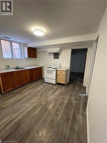 343 Upper Wentworth Street, Hamilton, ON - Indoor Photo Showing Kitchen