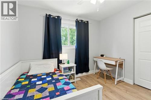 19 Wallace Place, Caledonia, ON - Indoor Photo Showing Bedroom