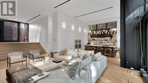 7 Waxwing Place, Toronto, ON - Indoor