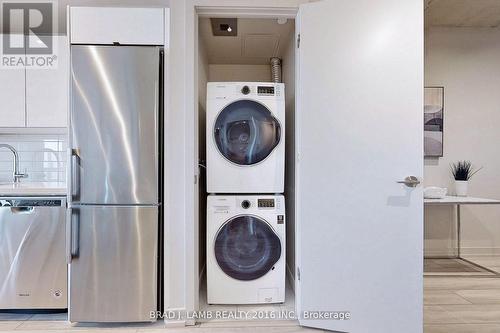 1601 - 458 Richmond Street W, Toronto, ON - Indoor Photo Showing Laundry Room