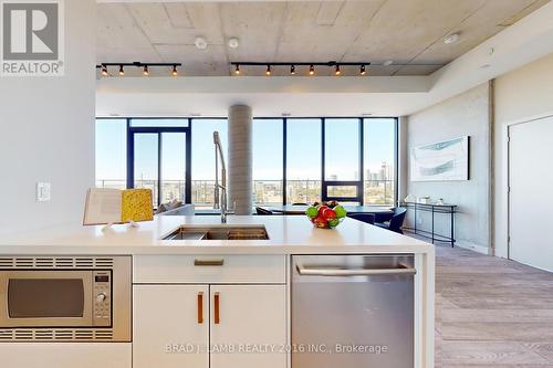 1701 - 458 Richmond Street W, Toronto, ON - Indoor Photo Showing Kitchen