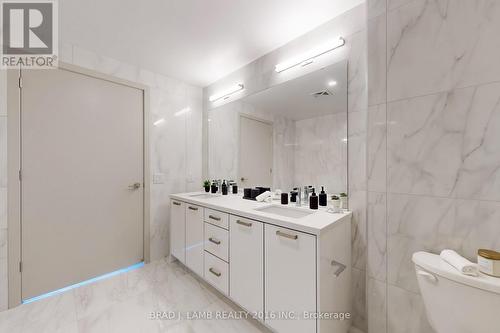 1701 - 458 Richmond Street W, Toronto, ON - Indoor Photo Showing Bathroom