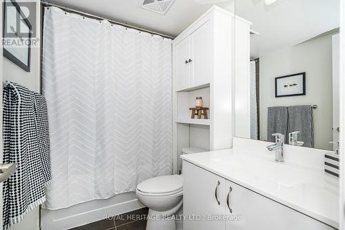1204 - 1235 Bayly Street, Pickering, ON - Indoor Photo Showing Bathroom