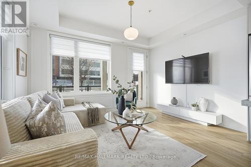 101 - 1711 Pure Springs Boulevard, Pickering, ON - Indoor Photo Showing Living Room