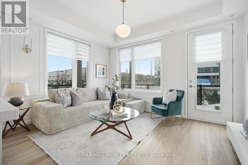 101 - 1711 Pure Springs Boulevard, Pickering, ON - Indoor Photo Showing Living Room