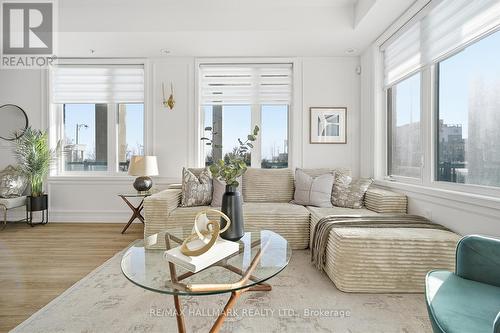 101 - 1711 Pure Springs Boulevard, Pickering, ON - Indoor Photo Showing Living Room