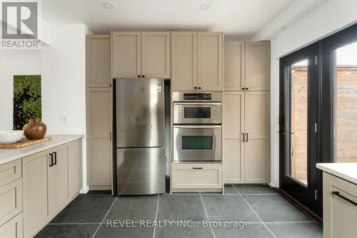 102 Eighth Street, Toronto, ON - Indoor Photo Showing Kitchen