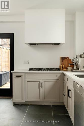 102 Eighth Street, Toronto, ON - Indoor