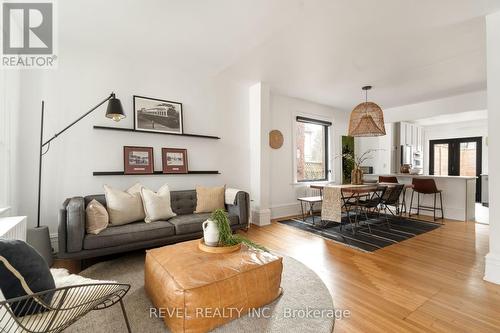 102 Eighth Street, Toronto, ON - Indoor Photo Showing Living Room