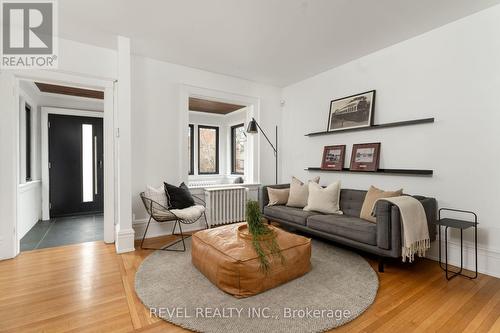 102 Eighth Street, Toronto, ON - Indoor Photo Showing Living Room