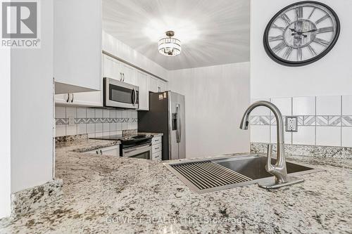 14 - 3150 Erin Centre Boulevard, Mississauga, ON - Indoor Photo Showing Kitchen With Upgraded Kitchen