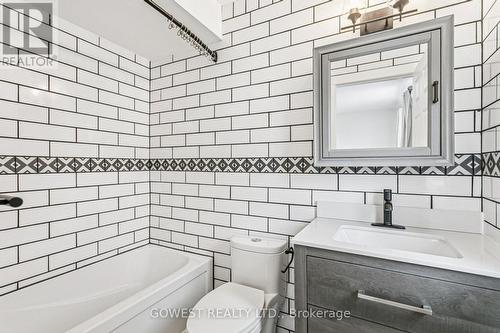 14 - 3150 Erin Centre Boulevard, Mississauga, ON - Indoor Photo Showing Bathroom