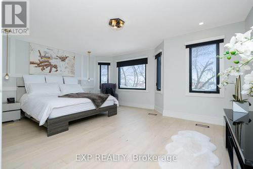 1279 Winterbourne Drive, Oakville, ON - Indoor Photo Showing Bedroom