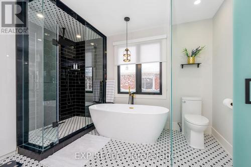 1279 Winterbourne Drive, Oakville, ON - Indoor Photo Showing Bathroom