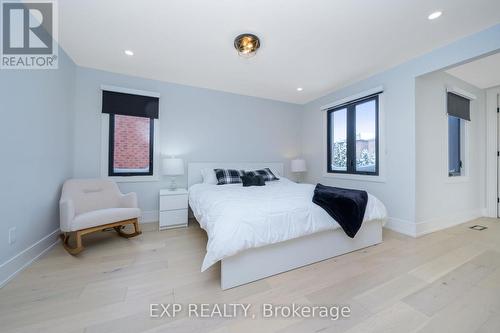 1279 Winterbourne Drive, Oakville, ON - Indoor Photo Showing Bedroom