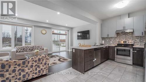 190 Links Crescent, Woodstock, ON - Indoor Photo Showing Kitchen