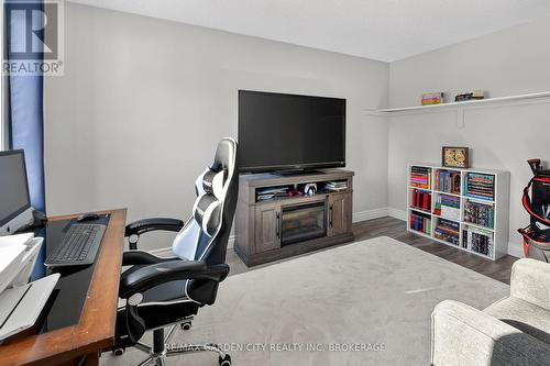 5 Maureen Court, Pelham (Fonthill), ON - Indoor