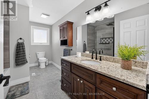 Main Bathroom - 5 Maureen Court, Pelham (Fonthill), ON - Indoor Photo Showing Bathroom