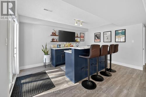 Beautiful custom bar - 5 Maureen Court, Pelham (Fonthill), ON - Indoor Photo Showing Kitchen