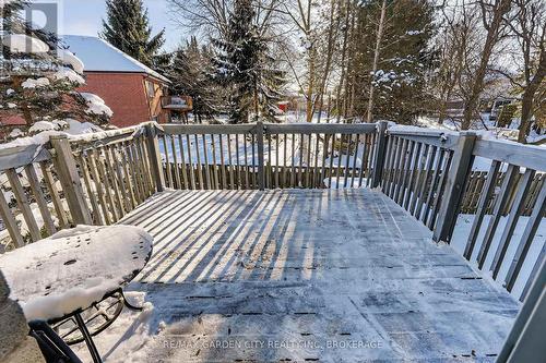 Back upper deck - 5 Maureen Court, Pelham (Fonthill), ON - Outdoor With Deck Patio Veranda