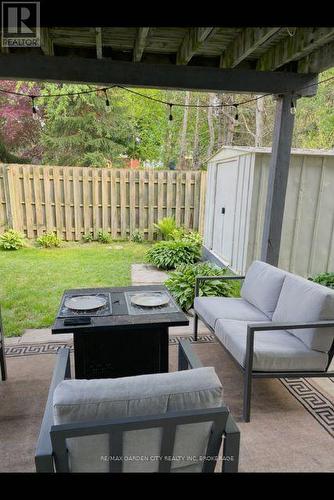 Walkout patio in the warmer weather - 5 Maureen Court, Pelham (Fonthill), ON - Outdoor With Deck Patio Veranda