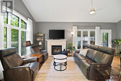 2 Sawmill Lane, Niagara-On-The-Lake (St. Davids), ON - Indoor Photo Showing Living Room With Fireplace