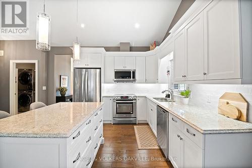 2 Sawmill Lane, Niagara-On-The-Lake (St. Davids), ON - Indoor Photo Showing Kitchen With Double Sink With Upgraded Kitchen