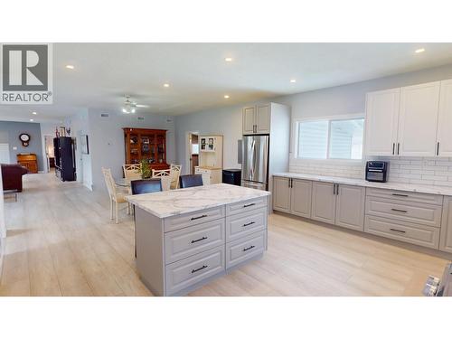 2107 Rawlings Road, Quesnel, BC - Indoor Photo Showing Kitchen