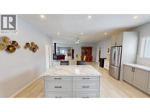 2107 Rawlings Road, Quesnel, BC - Indoor Photo Showing Kitchen