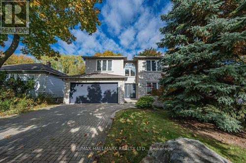82 GRANDVIEW AVENUE  Markham, ON L3T 1H4