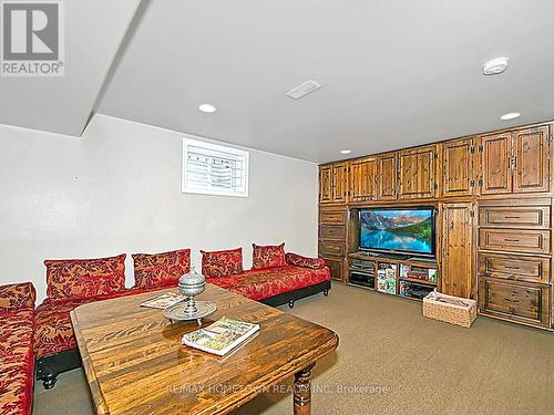 16 Regency Place, Brockville, ON - Indoor Photo Showing Other Room