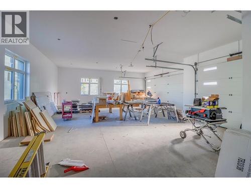 113 Corral Boulevard, Cranbrook, BC - Indoor Photo Showing Garage