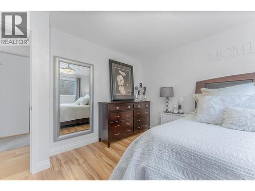 431 Upland Drive, Coldstream, BC - Indoor Photo Showing Bedroom