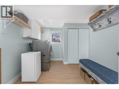431 Upland Drive, Coldstream, BC - Indoor Photo Showing Laundry Room