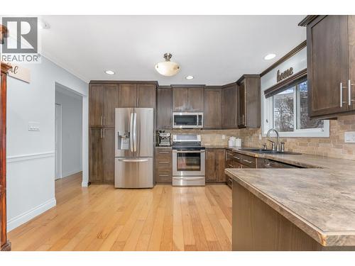 431 Upland Drive, Coldstream, BC - Indoor Photo Showing Kitchen