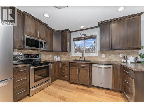 431 Upland Drive, Coldstream, BC - Indoor Photo Showing Kitchen