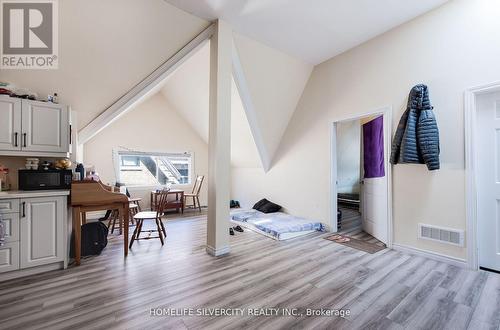 544 Dundas Street E, London East, ON - Indoor